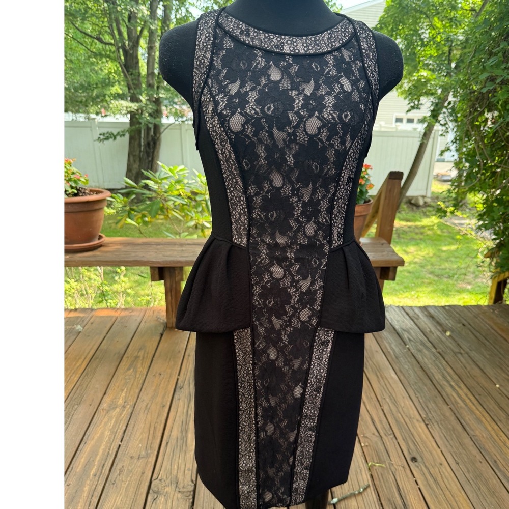 BCBGMAXAZRIA Lilou Black Lace Peplum Sheath Cocktail Dress Size 2 UYS6T410